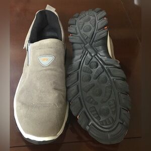 Men’s UFK Sports Shoes Size 42 EU/ 9 US Grey